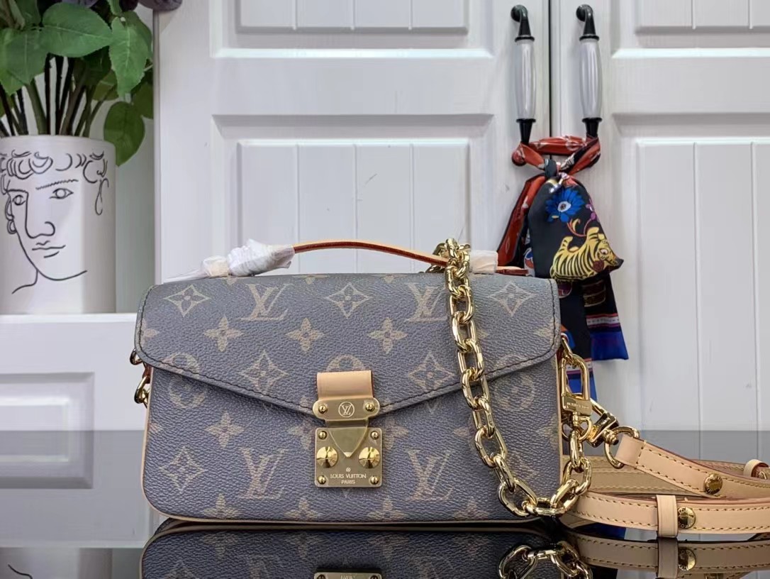 Pochette Métis East West M12419